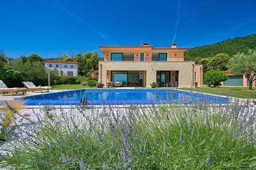 Villa Alpeza Dobreć 0*,
